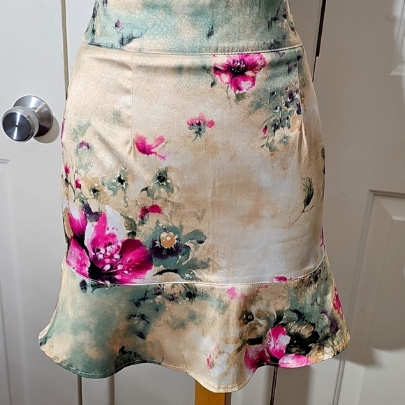 MARIANA ARANTES mini Skirt Floral Print. Rear Zipper. Small P. - Picture 1 of 12